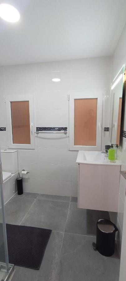 Pmt16 - Large City Apartment On The Beach Torrevieja Eksteriør bilde